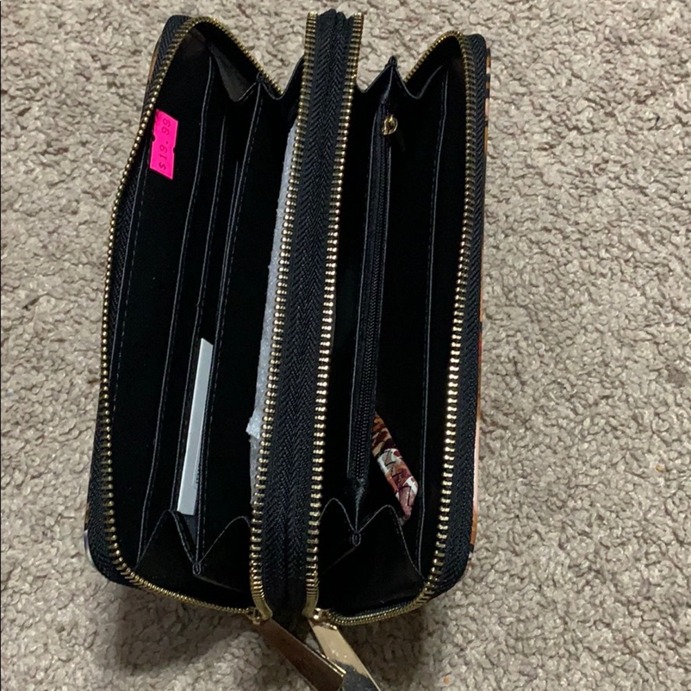 Wallet - Picture 3 of 4